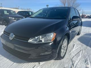 Used 2015 Volkswagen Golf Highline Leather Sun Roof Back up Camera for sale in Edmonton, AB
