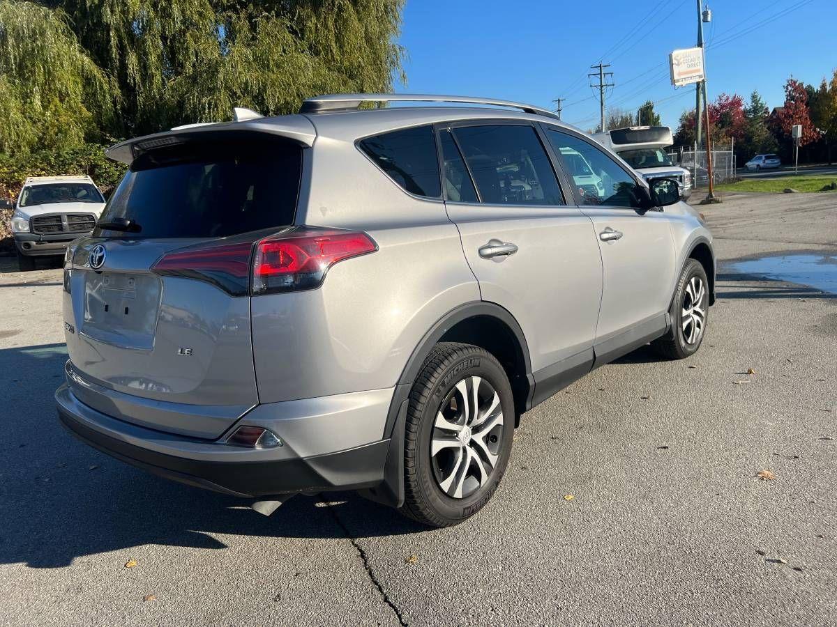 2016 Toyota RAV4 FWD 4dr LE - Photo #9