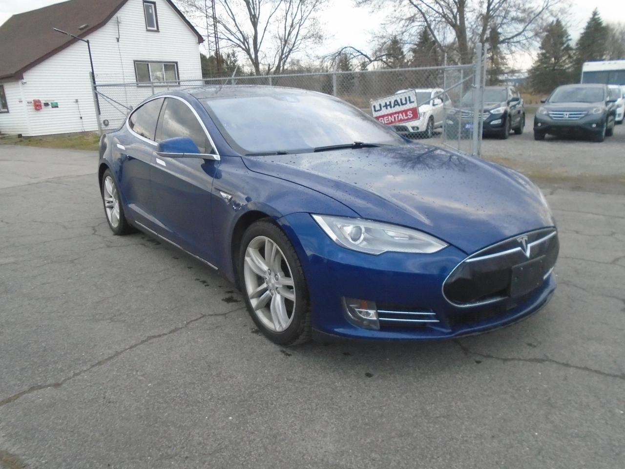 2015 Tesla Model S 4dr Sdn AWD 70D - Photo #2