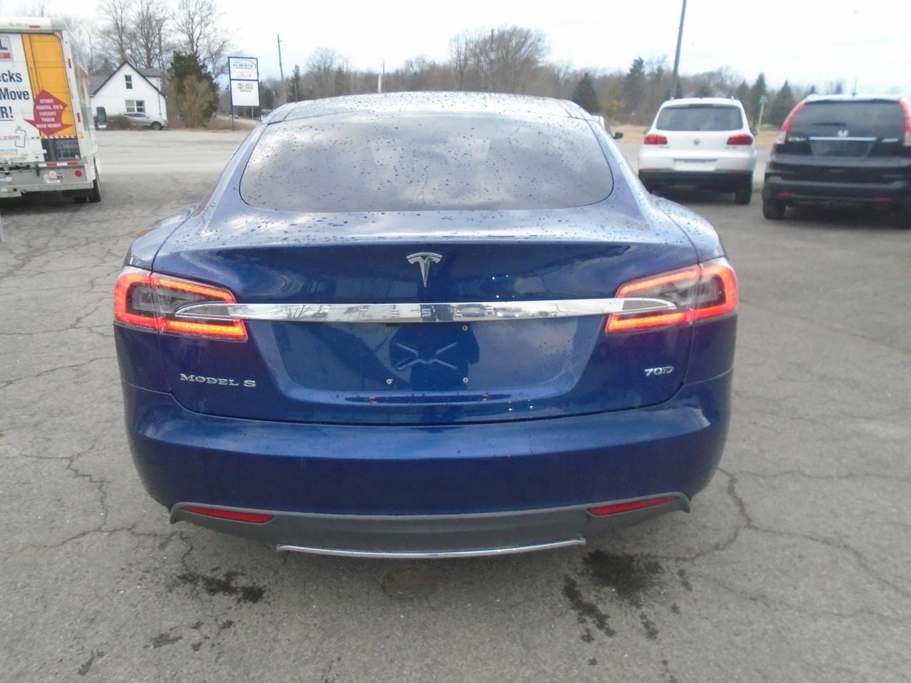 2015 Tesla Model S 4dr Sdn AWD 70D - Photo #5