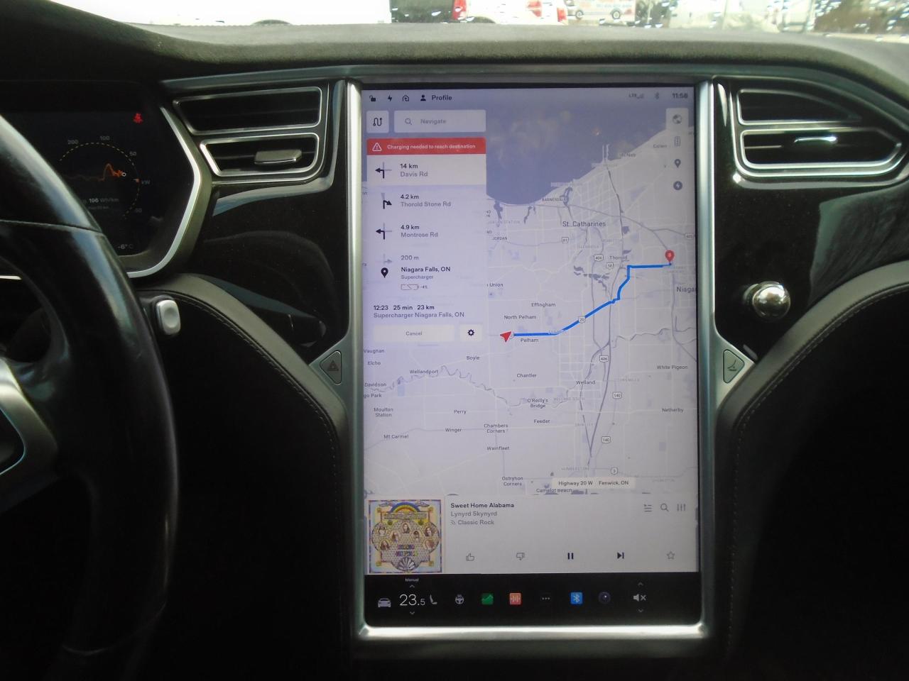 2015 Tesla Model S 4dr Sdn AWD 70D - Photo #19