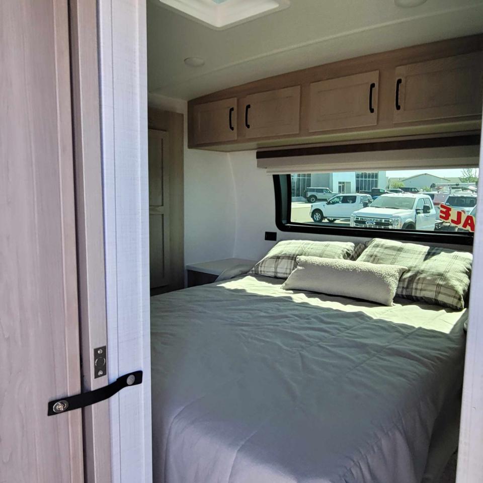 2024 Rockwood RLT2513S-W LITE WEIGHT Photo2