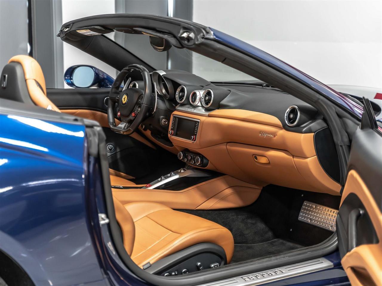 2015 Ferrari California CALIFORNIA T|CONVERTIBLE|NAVI|REARCAM|FULL PPF PAINT PROTECTION Photo