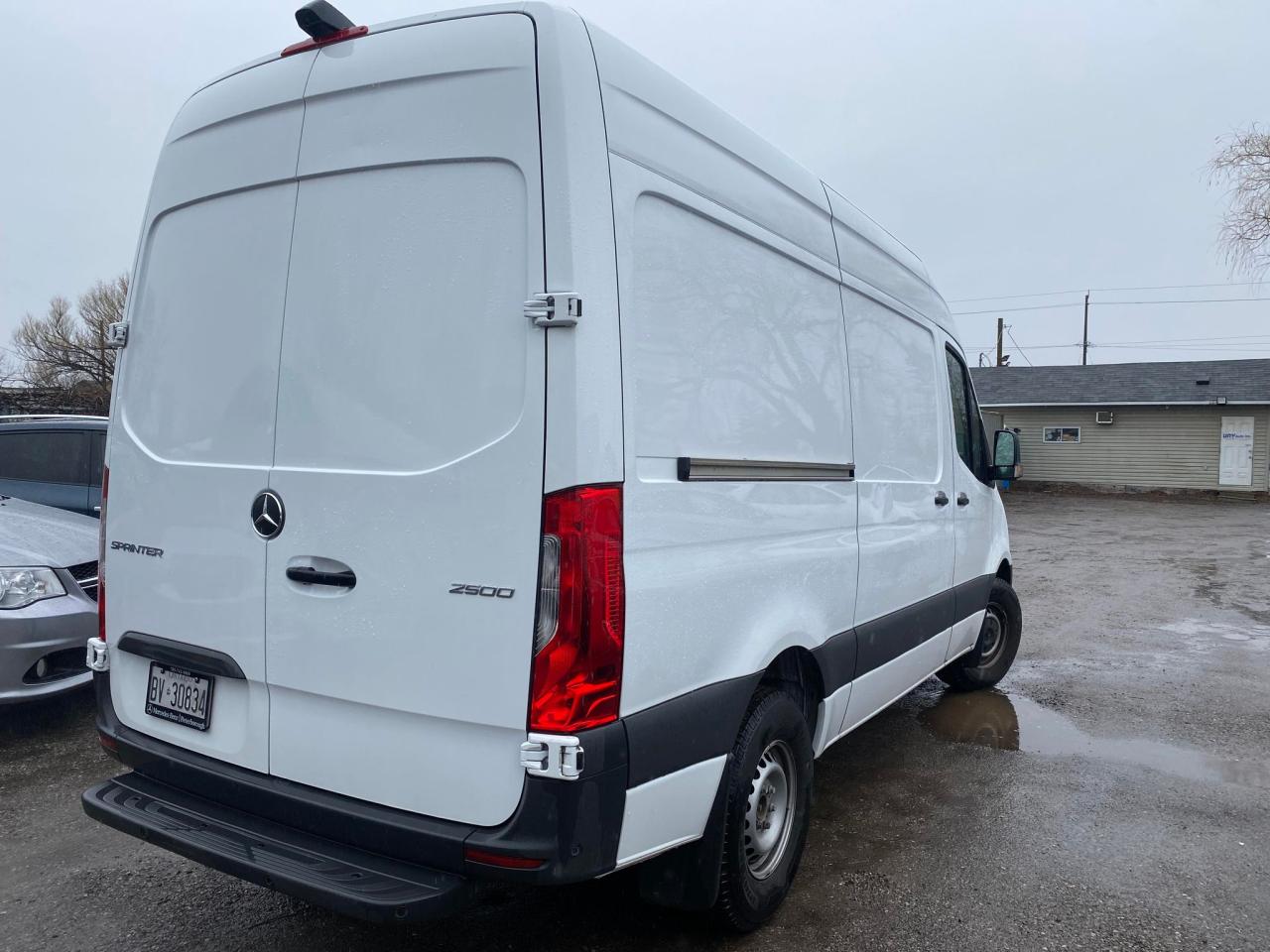 2022 Mercedes-Benz Sprinter 2500 Standard Roof I4 144" - Photo #6