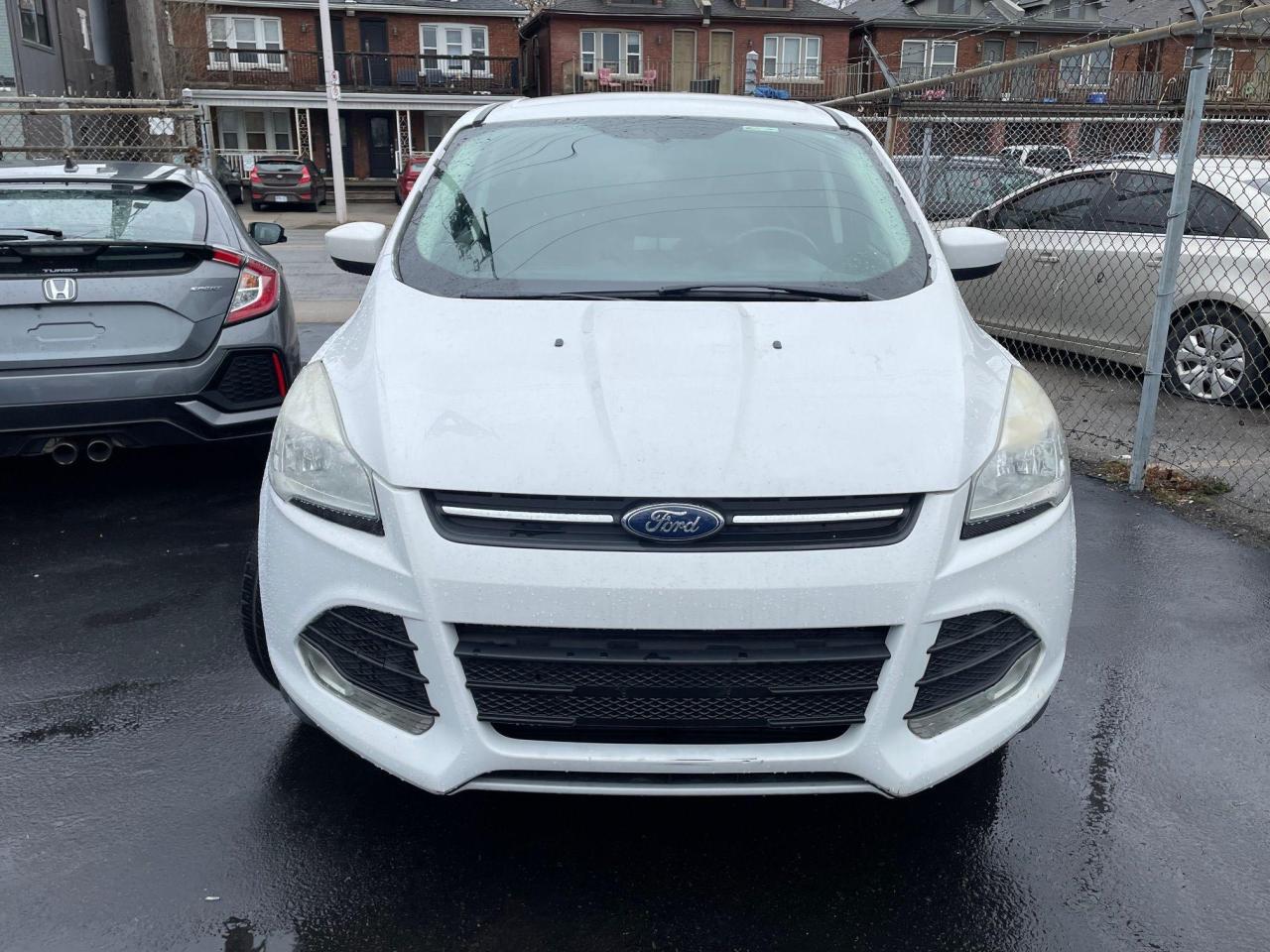 2014 Ford Escape SE *SAFETY, HEATED SEATS, ECOBOOST* - Photo #2