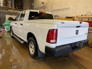 2015 RAM 1500 4WD Crew Cab 140.5" - Photo #6