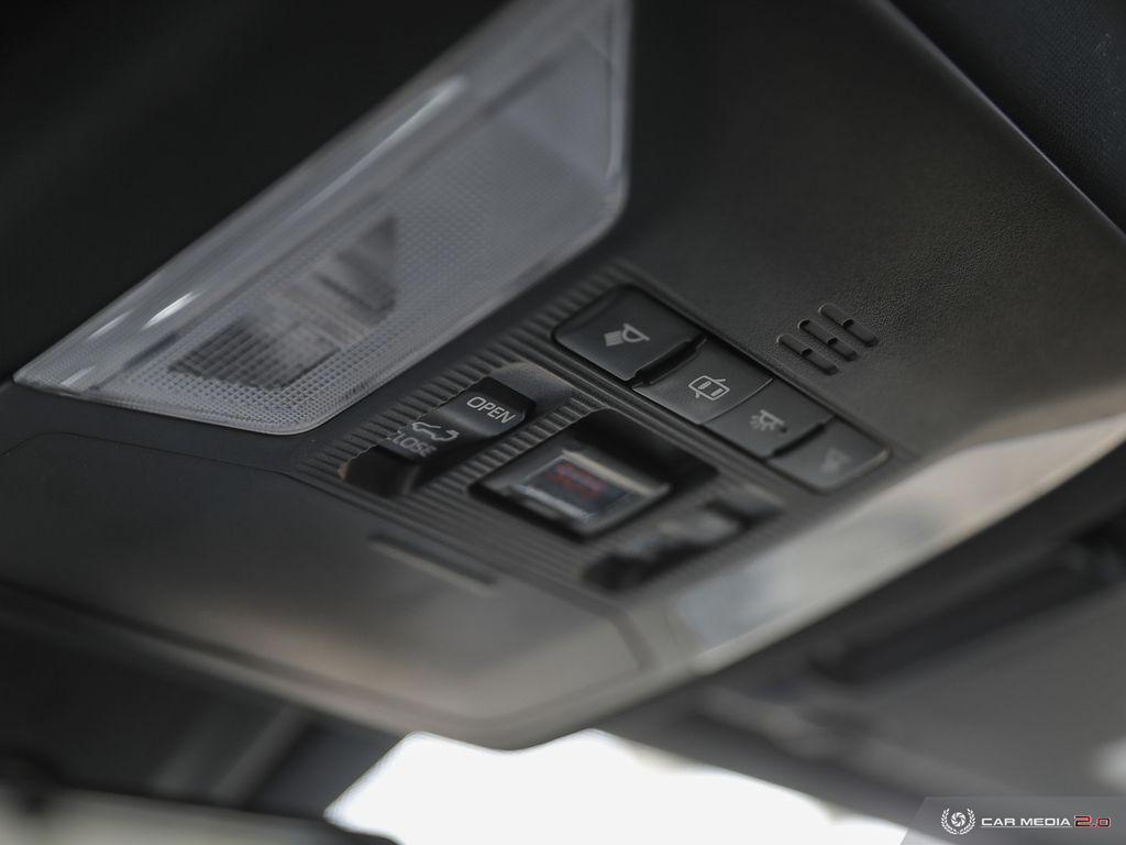 2019 Toyota RAV4 Hybrid XLE - Photo #22