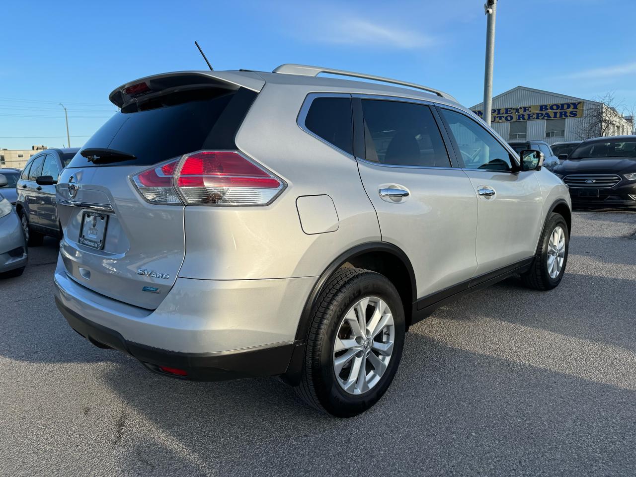 2014 Nissan Rogue SV - Photo #5