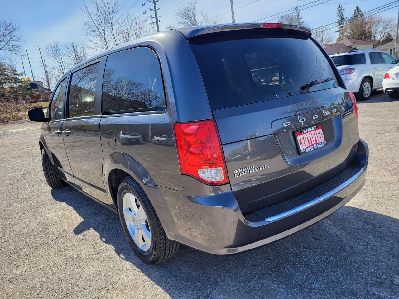 2017 Dodge Grand Caravan SE Photo2