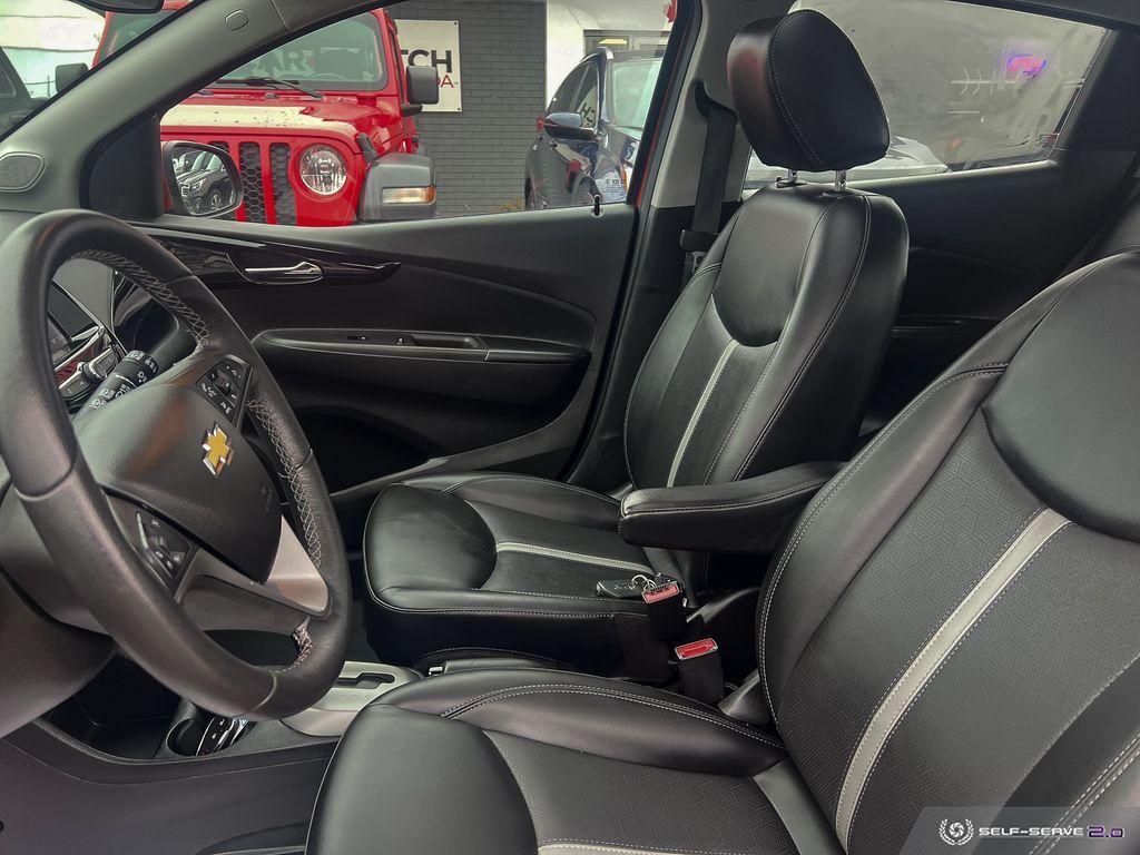 2021 Chevrolet Spark 2LT / ROOF / LEATHER / REVERSE CAM / NO ACCIDENTS - Photo #10