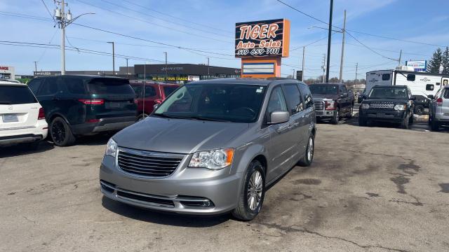 2015 Chrysler Town & Country LEATHER*WHEELS*STOWNGO*LOADED*ONLY 189KMS*CERT