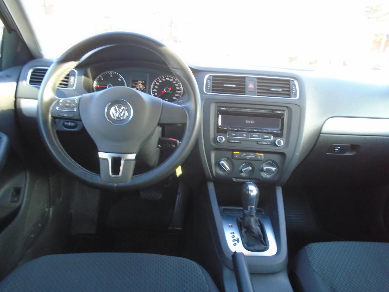 2013 Volkswagen Jetta TDI / HEATED SEATS / AC / DEALER MAINTAINED ONLY / - Photo #12