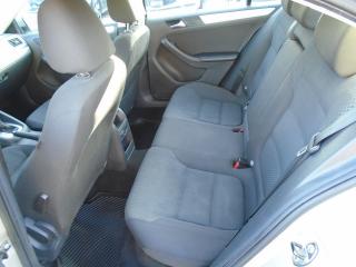 2013 Volkswagen Jetta TDI / HEATED SEATS / AC / DEALER MAINTAINED ONLY / - Photo #11