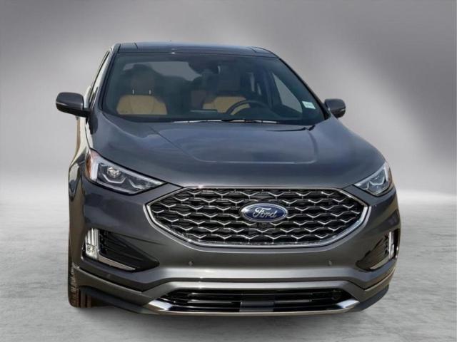 2024 Ford Edge Titanium 301A Photo2