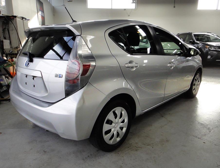 2012 Toyota Prius c VERY WELL MAINTAIN,ALL SERVICE RECORDS,NO RUST - Photo #6