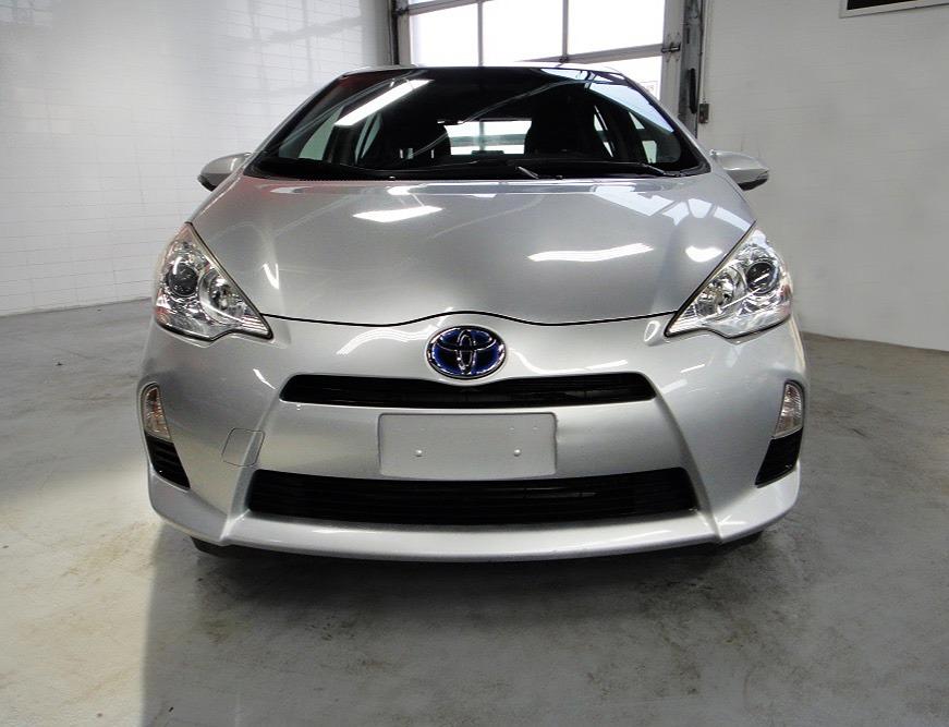 2012 Toyota Prius c VERY WELL MAINTAIN,ALL SERVICE RECORDS,NO RUST - Photo #2