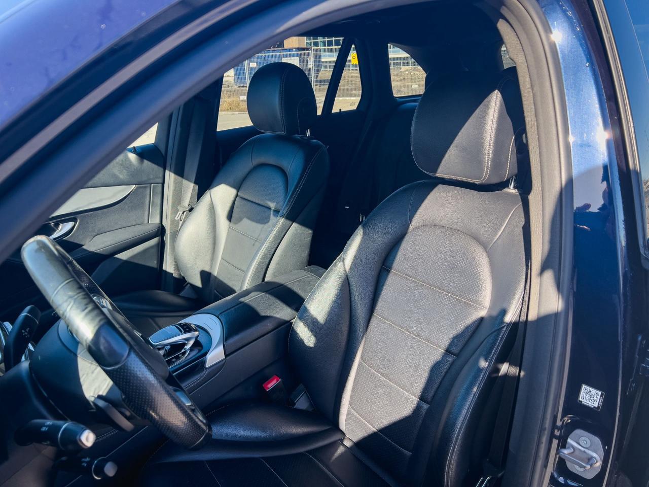 2016 Mercedes-Benz GL-Class GLC300 4MATIC 2016 Mercedes GLC 300 AWD, Easy Financing, Fast Approvals - Photo #11