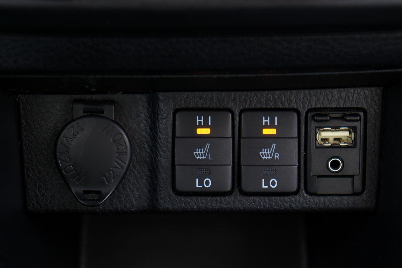 2016 Toyota Corolla LE | Auto | Reverse Cam | Bluetooth | Alloys ++ Photo17