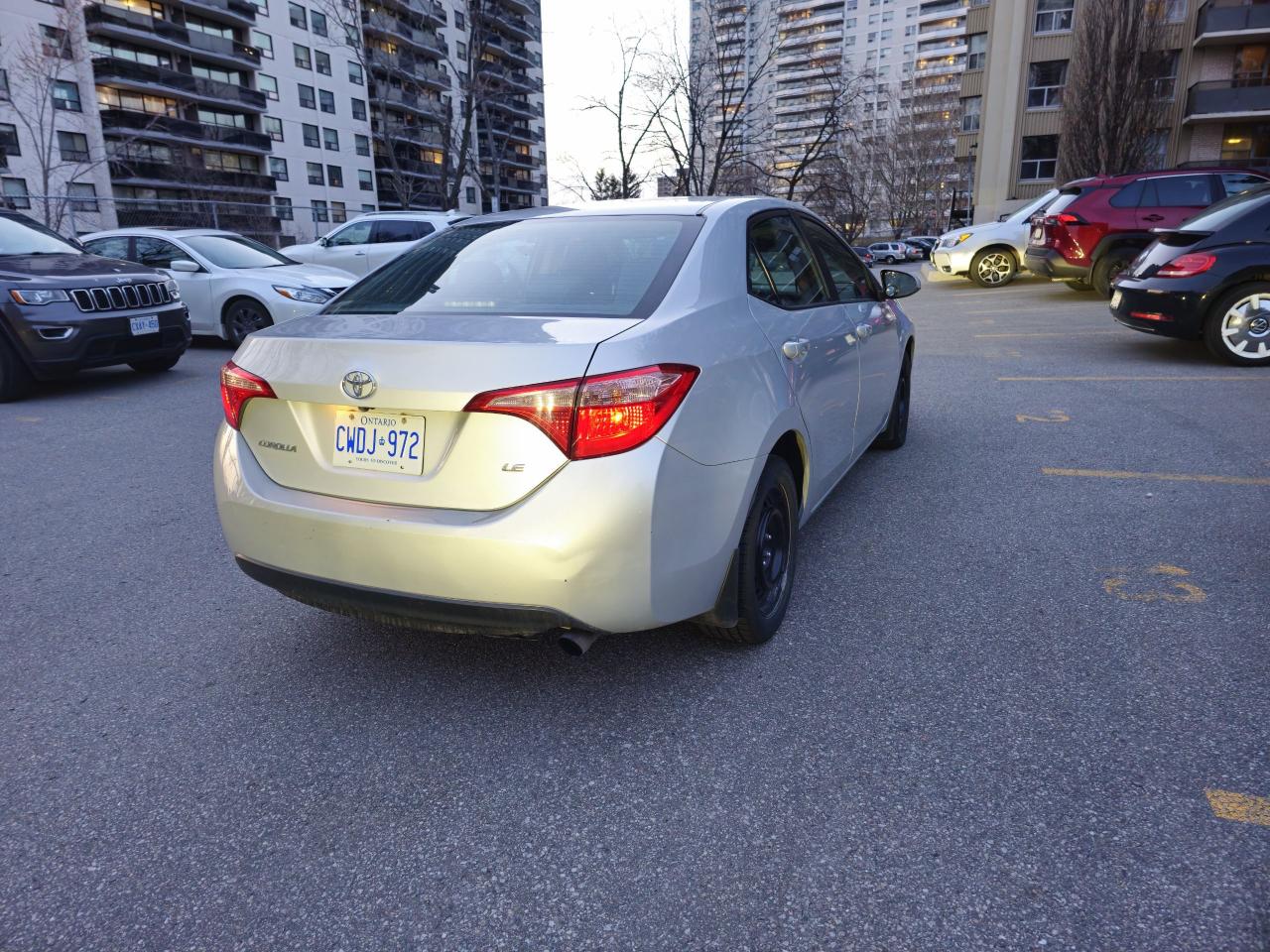 2019 Toyota Corolla LE - Photo #4