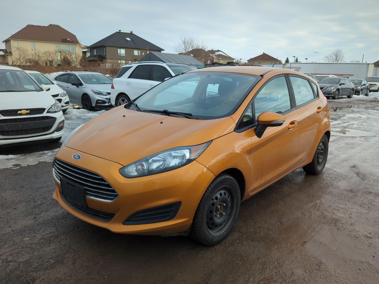 2016 Ford Fiesta SE - Photo #1