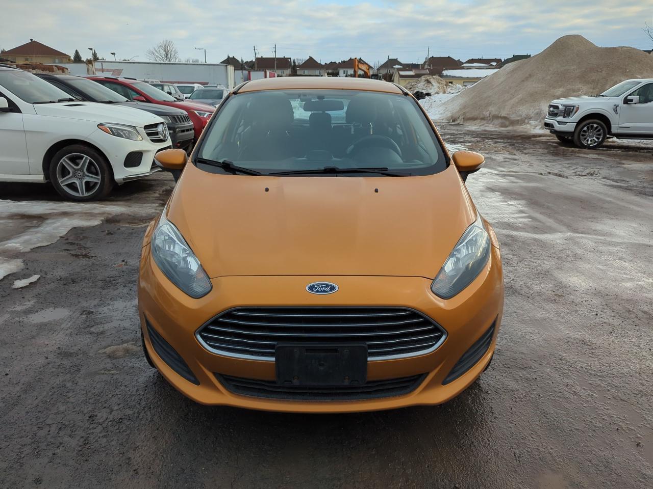 2016 Ford Fiesta SE - Photo #3