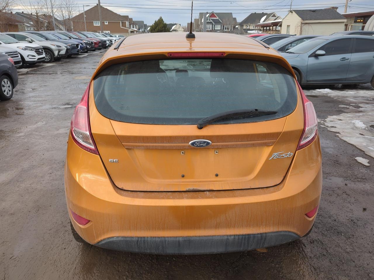 2016 Ford Fiesta SE - Photo #5