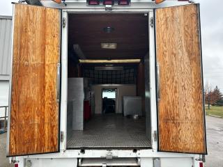 2005 Ford E450 service truck - Photo #12