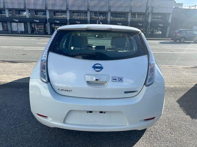 2015 Nissan Leaf SV - Photo #5