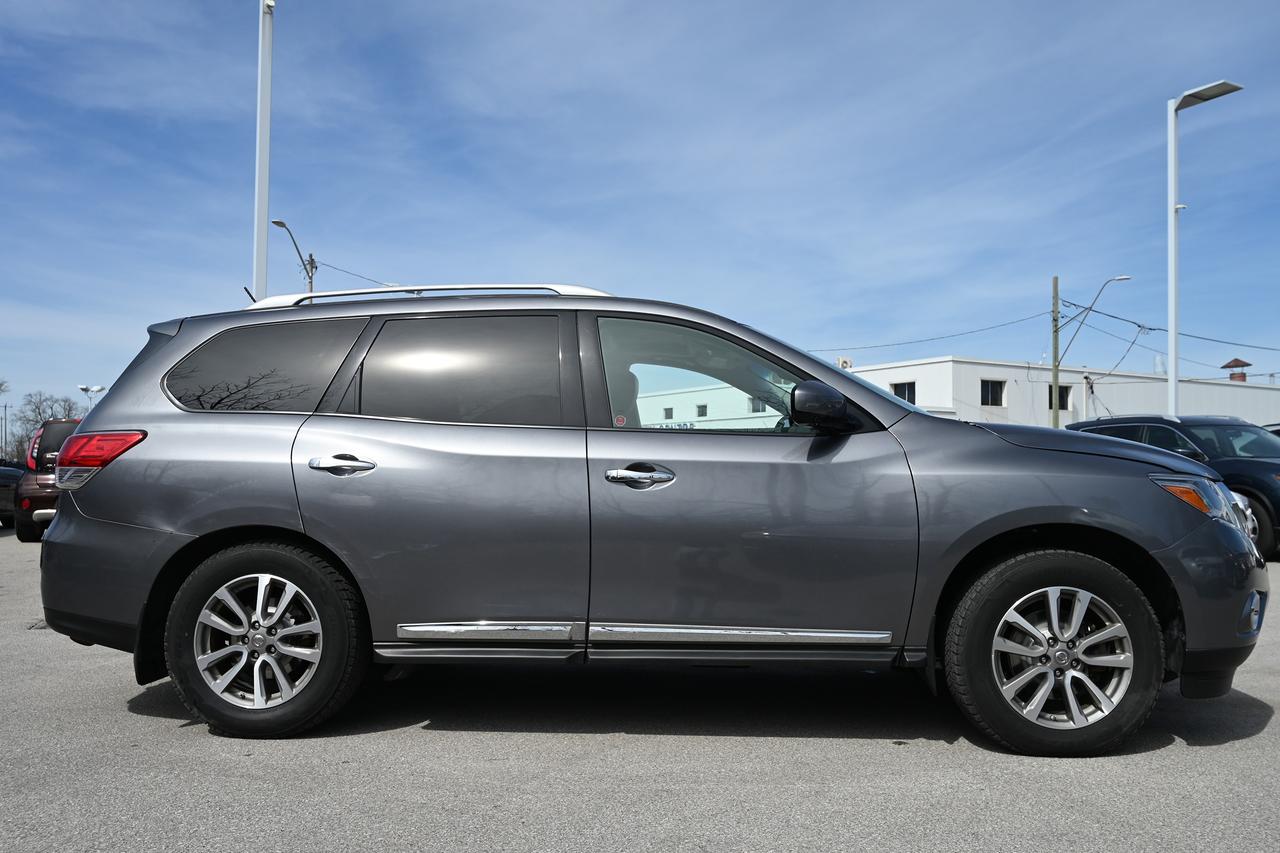 2016 Nissan Pathfinder SL Photo