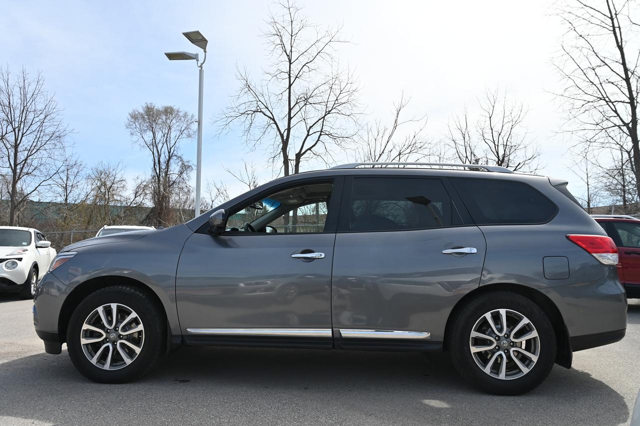 2016 Nissan Pathfinder SL Photo