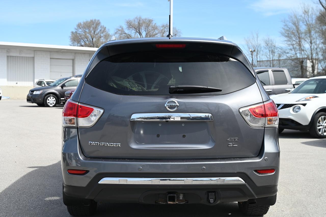 2016 Nissan Pathfinder SL Photo