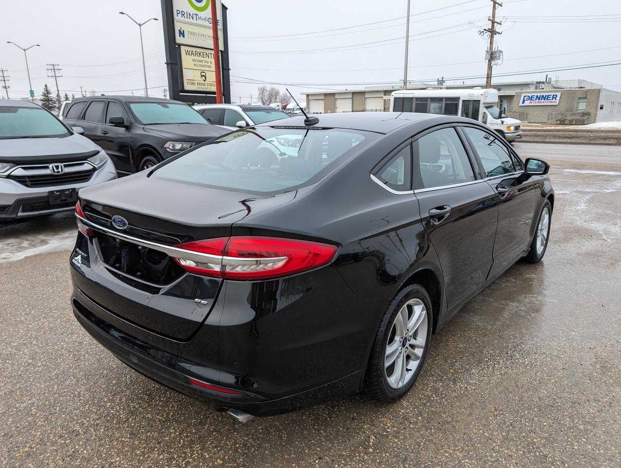 2018 Ford Fusion SE - Photo #4