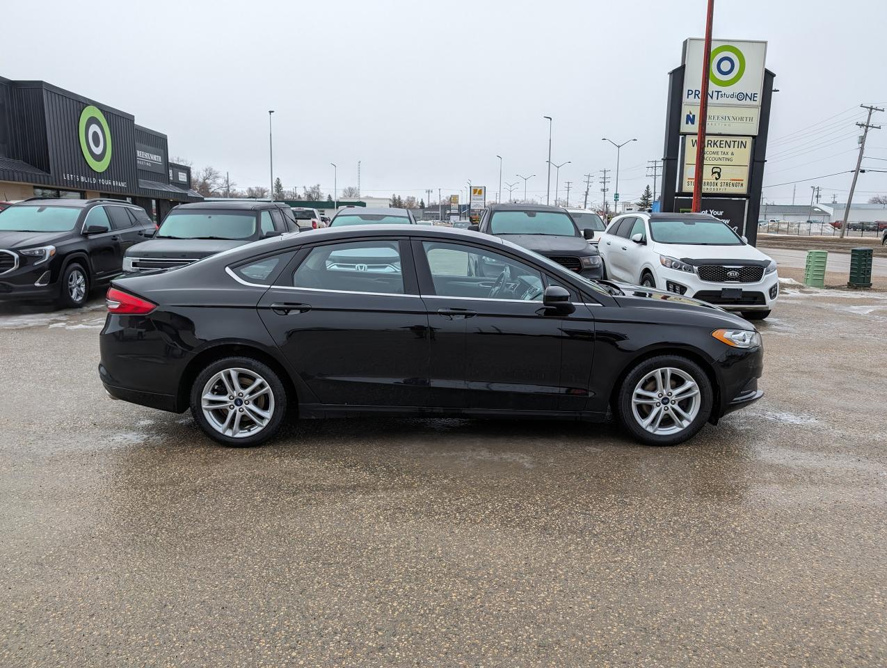 2018 Ford Fusion SE - Photo #3