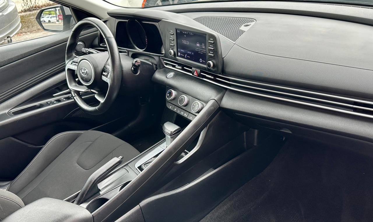 2021 Hyundai Elantra Preferred Photo4