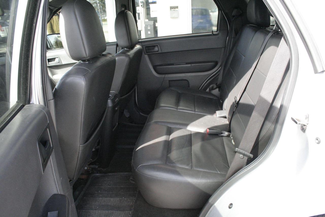 2010 Ford Escape FWD V6 AUTO XLT/ SELLING AS IS! - Photo #19