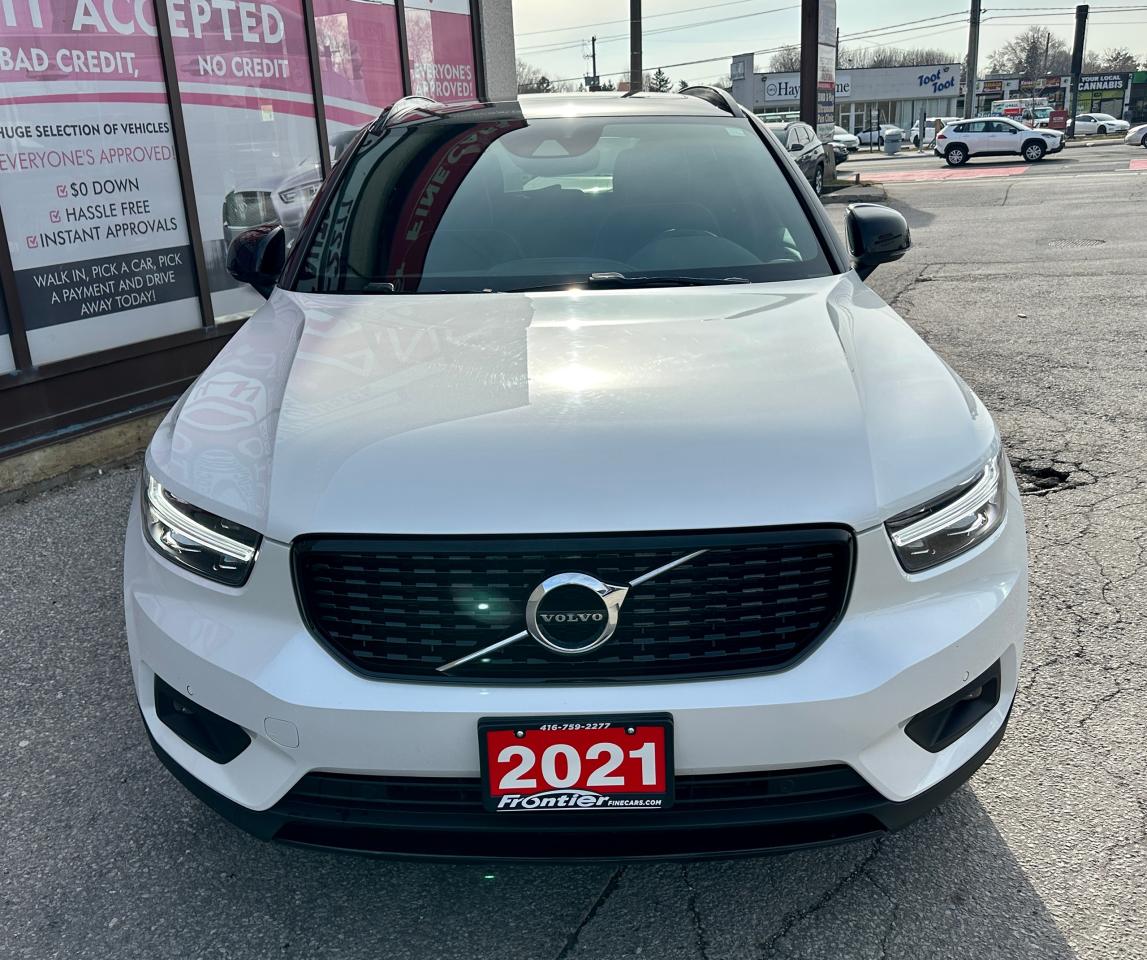 2021 Volvo XC40 T5 AWD R Design Photo2