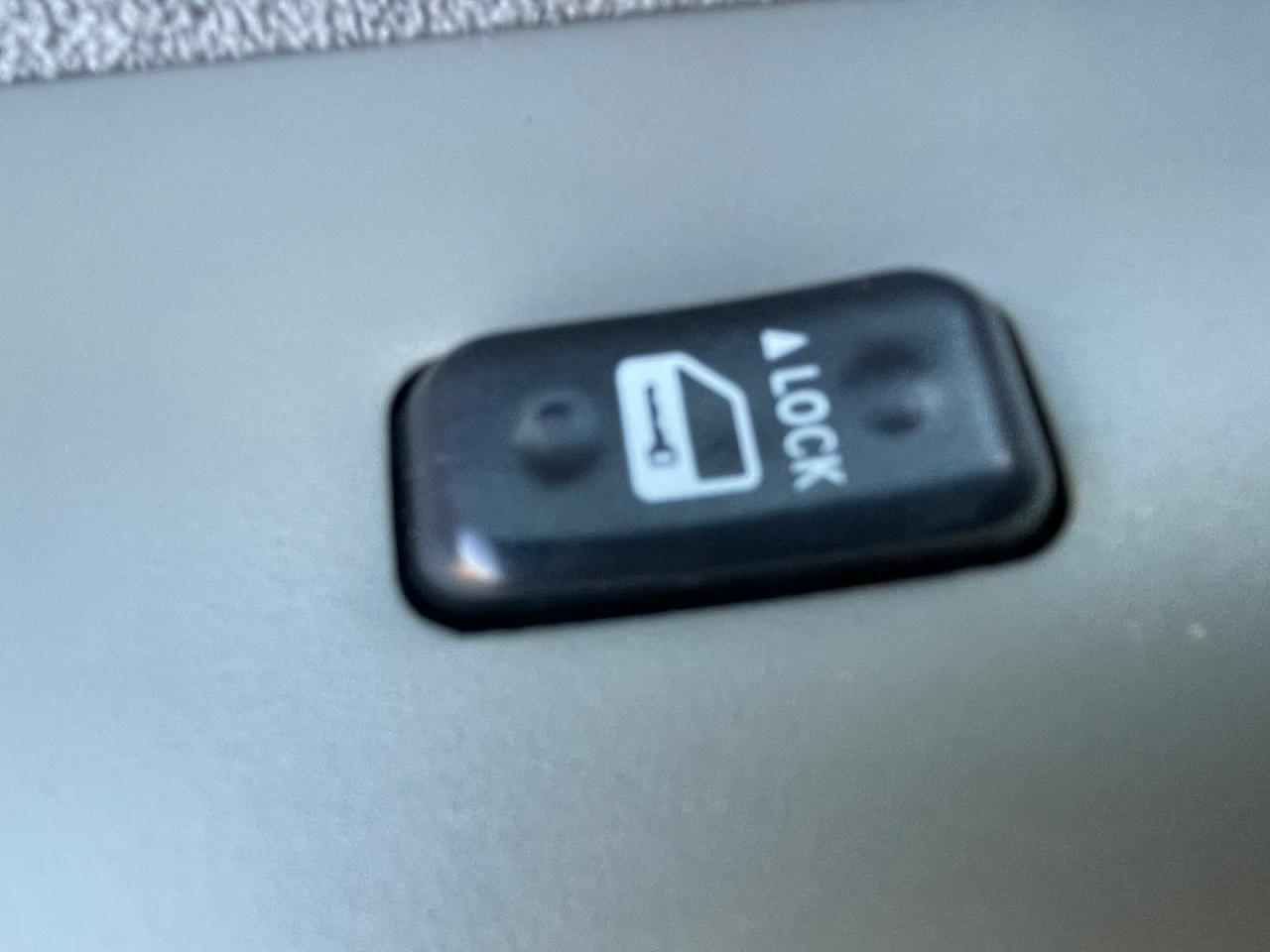 2006 Toyota Corolla 4dr Sdn Auto LOW KM SAFETY CERTIFED - Photo #13