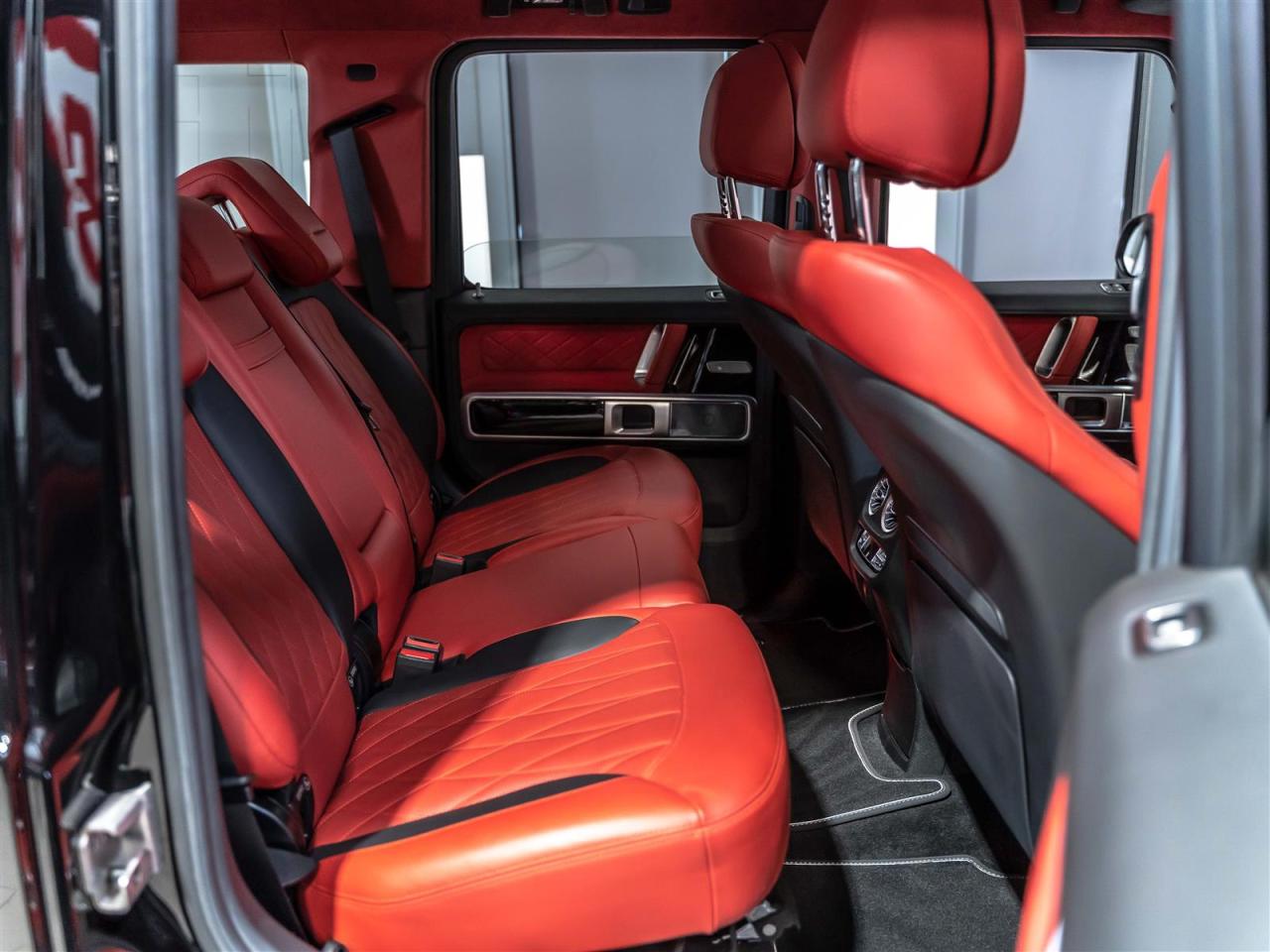 2020 Mercedes-Benz G63 AMG BRABUS 700|BRABUS CARBON|STARTLIGHT HEADLINER|BRABUS MONOBLOCK Photo