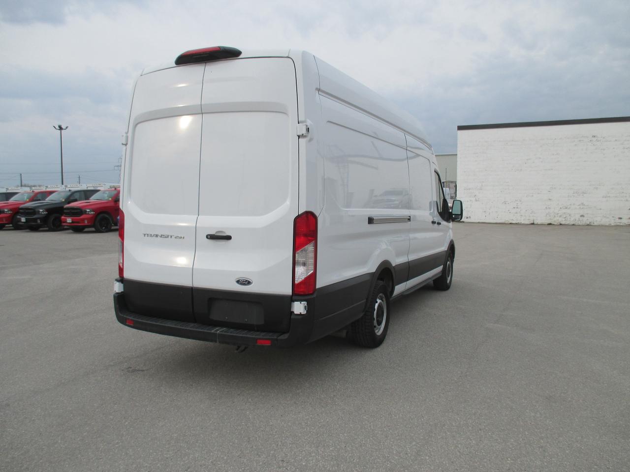 2023 Ford Transit 250 T-250 148" EL Hi Rf 9070 GVWR RWD - Photo #5