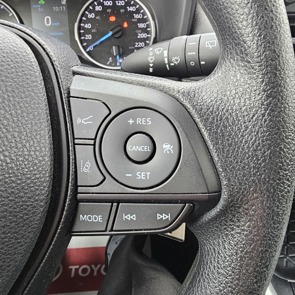 2019 Toyota RAV4 AWD Hybrid LE Photo