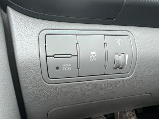 2012 Hyundai Accent GLS Sun Roof Heated Seats - Photo #16