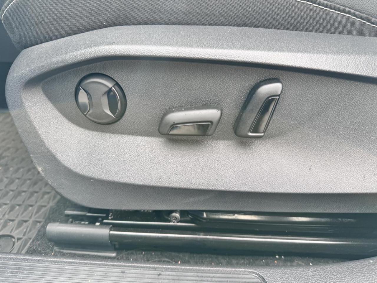 11073689