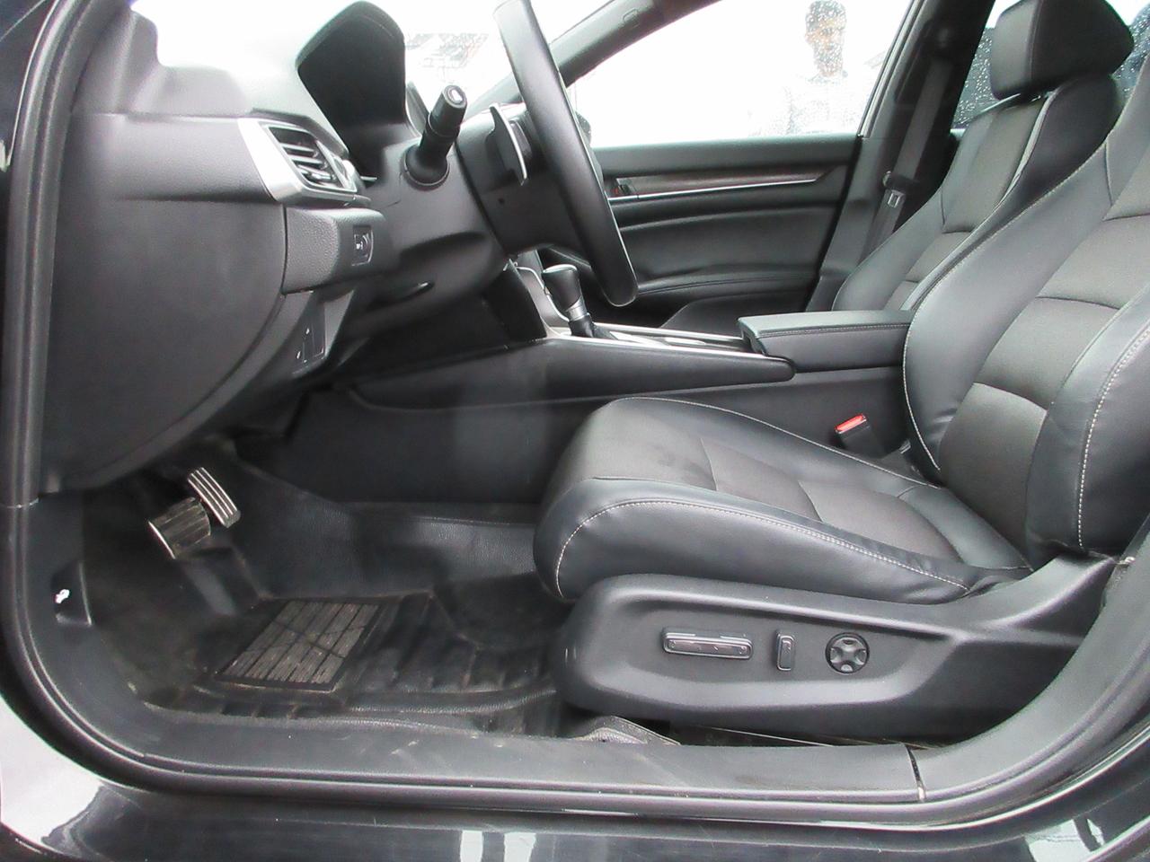 2018 Honda Accord Sport Photo