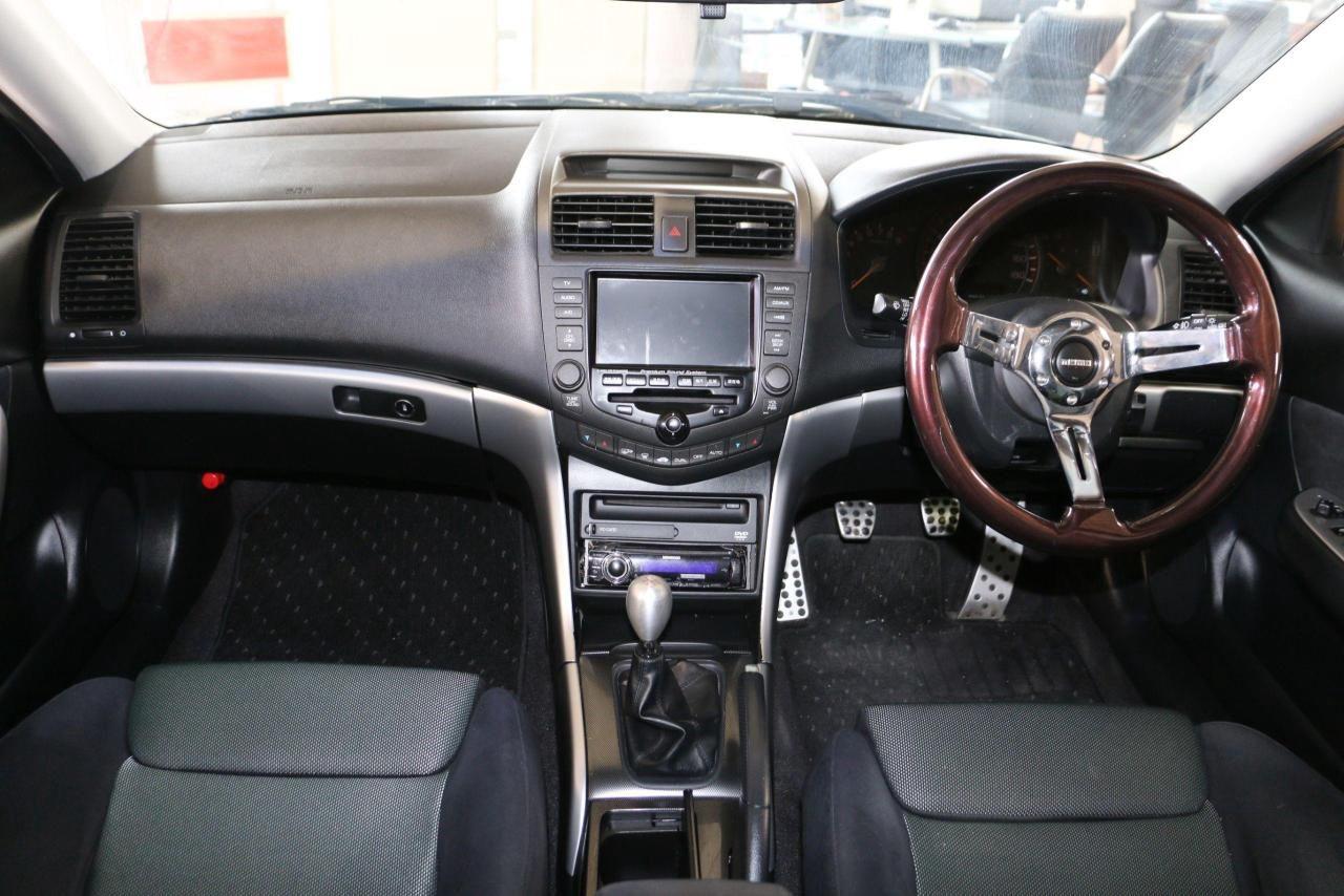 2005 Honda Accord EURO R CL7 - RHD|K20A|RECARO|MOMO|CAMERA - Photo #13