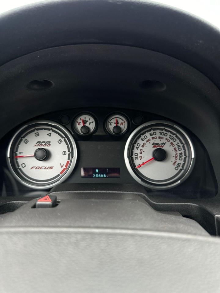 2009 Ford Focus SE - Photo #10
