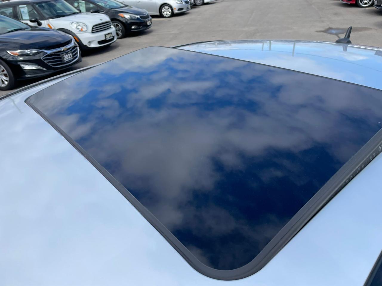 2013 Mercedes-Benz C-Class C300 4MATIC NAVIGATION LOW KM SUNROOF BLIND SPOT - Photo #10