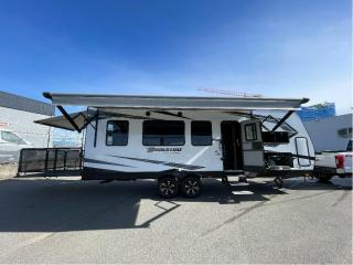 Used 2020 RAM 3500 MOMENTUM G-CLASS 25G TOY HAULER LIKE NEW for sale in Langley, BC