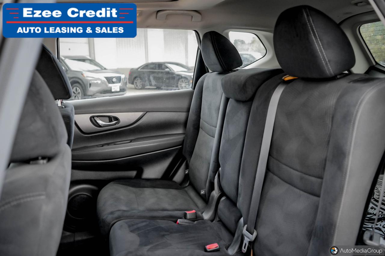 2016 Nissan Rogue SV Photo