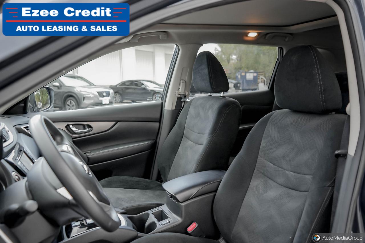 2016 Nissan Rogue SV Photo