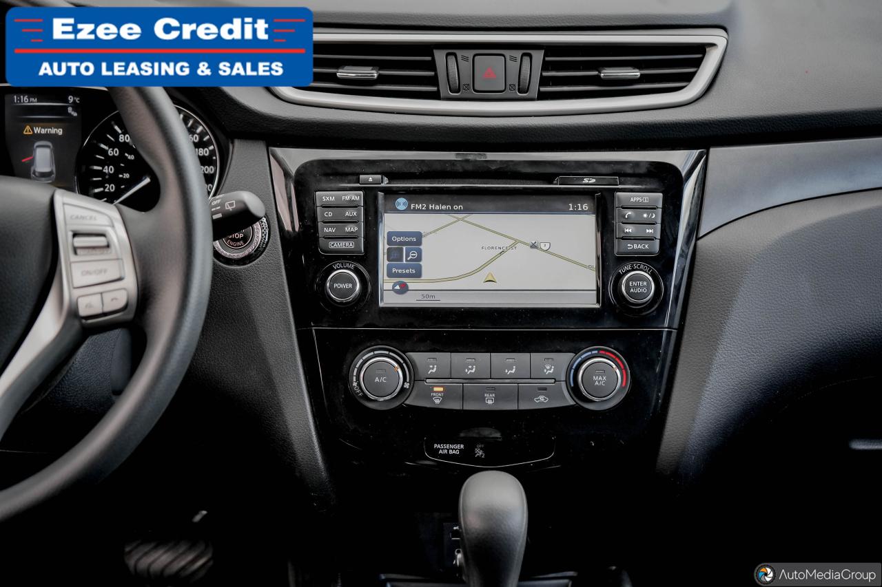 2016 Nissan Rogue SV Photo44